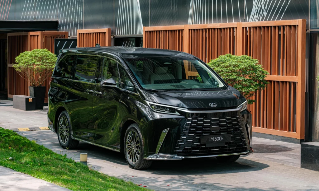 Lexus LM 2024